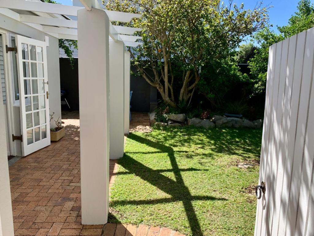 Anchor'S Rest Hotel Hermanus Exterior photo
